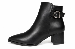 LH352625BLK - ŽENSKE ČIZME SA DEBELOM ŠTIKLOM I ELEGANTNIM KAIŠEM