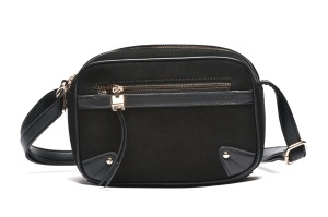 T012682BLK - Crna torbica za rame sa ukrasnim metalnim detaljima