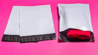 Plicuri curierat: diferențe între plicuri, pungi și cutii (și când alegi fiecare)