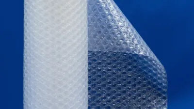 Bandă scotch (bandă adezivă): cum alegi pentru colete, paletizare și depozit