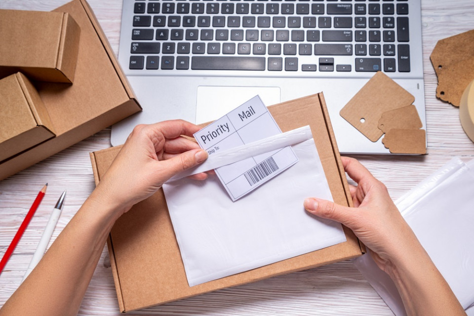 250 buc plic C5 autoadeziv pt AWB - 240 x 165 mm