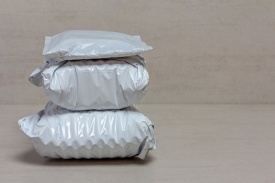 100 buc pungi curierat 550 x 750 mm + 50 clapeta