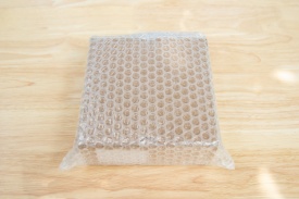 OFERTA ! 100 buc Punga folie cu bule , 350 x 350 + 50 mm cu clapeta sigilare permanenta, 3 straturi 120 gr/mp superprotectie