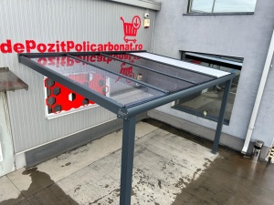 Pergolă pe structură din aluminiu și policabonat solid / compact 2UV