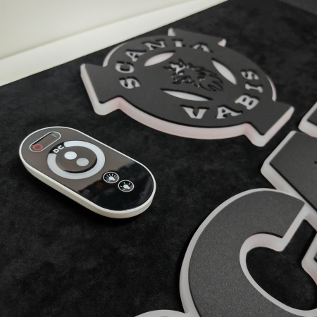 Placă Camion PREMIUM Scania Vabis 80×40 cm din Alcantara – Personalizabilă, Telecomandă Touch, Dimmer și Stabilizator de Tensiune - Img 4