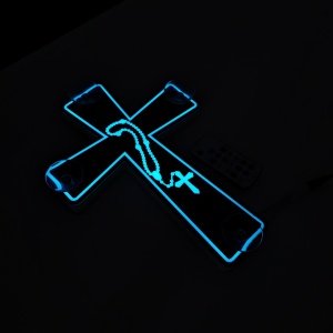 Cruce LED Parbriz, Contur, Lant Sacru și Efect Rainbow – 200+ Moduri Dinamice, 4 Ventuze, Telecomandă wireless - Img 4