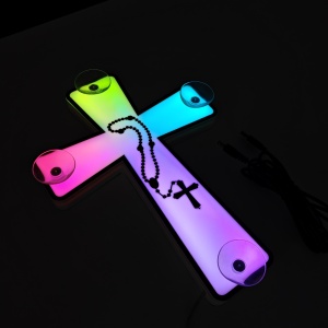 Cruce LED Parbriz, Lant Sacru și Efect Rainbow – 200+ Moduri Dinamice, 4 Ventuze, Telecomandă wireless