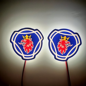 Set 2 Embleme LED Exterior SCANIA GRIFON – Waterproof (Rezistente la apă), Fixare cu Șuruburi, Stabilizator de Tensiune inclus, 12V-24V