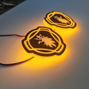 Set 2 Embleme LED Scania Grifon 10cm (Stânga/Dreapta) cu Iluminare Dublă + stabilizator de tensiune CADOU