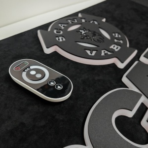 Placă Camion PREMIUM Scania Vabis 80×40 cm din Alcantara – Personalizabilă, Telecomandă Touch, Dimmer și Stabilizator de Tensiune - Img 4