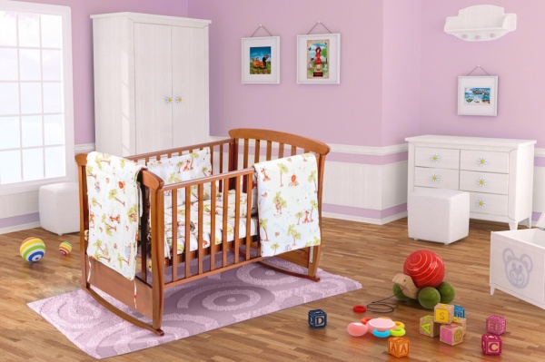 Set pentru patut bebe, Somnart, cearceaf cu elastic pentru saltea 60x120x10, pernuta 37×55, pilota 100×105, aparatori 180x45, model Jungle