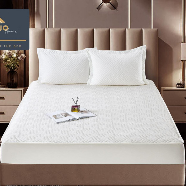 Husa de pat matlasata si 2 fete de perne din catifea, cu elastic, model tip topper, pentru saltea 160x200 cm, alb, HTC-45