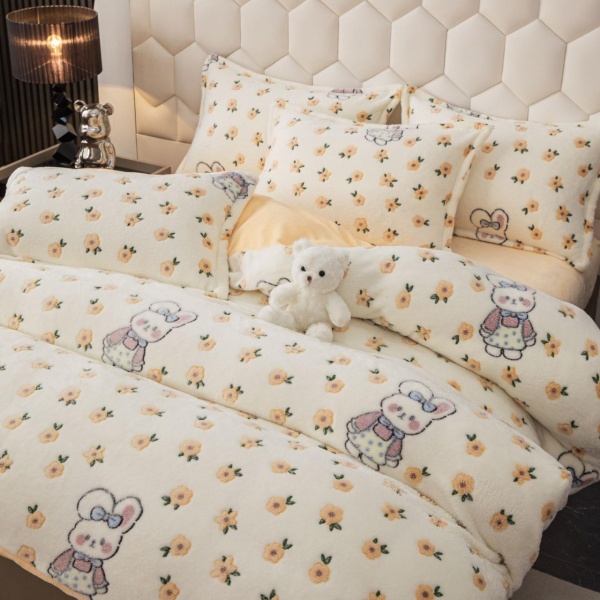 Lenjerie de pat Cocolino 4 piese cu iepurași și flori galbene – 200x230 cm