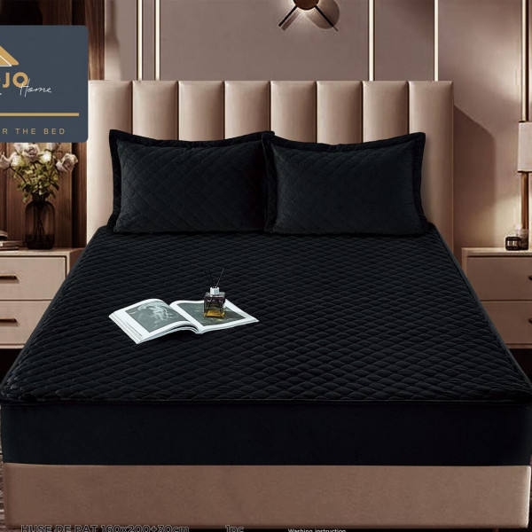 Husa de pat matlasata si 2 fete de perne din catifea, cu elastic, model tip topper, pentru saltea 160x200 cm, negru, HTC-41