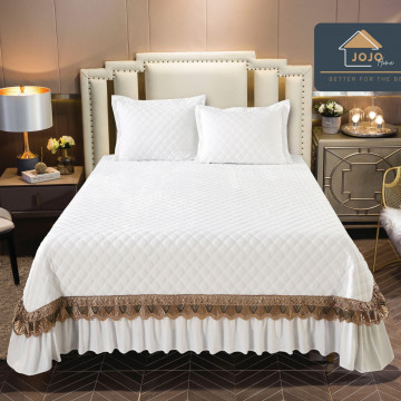 Cuvertura de pat cu volan si broderie, 2 fete de perne, catifea, pat 2 persoane, alb, 3 piese, CCBJ-08