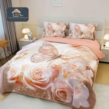 Cuvertură matlasată 5D roz pudrat cu fluture elegant JOJO HOME – 3 piese
