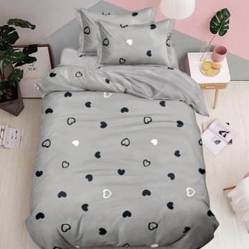 Lenjerie pat 1 persoană finet 4 piese – model gri cu inimioare, husă pilotă cu două fete