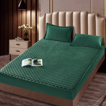 Husa de pat matlasata si 2 fete de perne din catifea, cu elastic, model tip topper, pentru saltea 180x200 cm, verde inchis, HTC-05 - Img 2