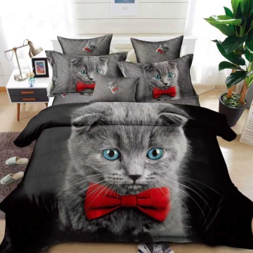 Lenjerie Finet 3D 6 Piese | Model Pisică Gri cu Papion Roșu | Pat Dublu | Johnny Home Pucioasa