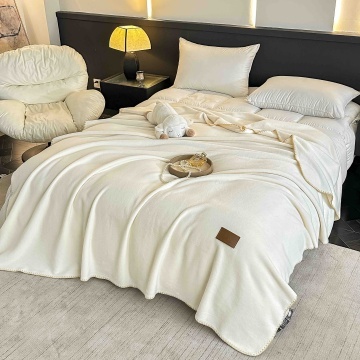 Pătură JoJo Home cu textură de cașmir artificial, 200x230 cm, crem, cu geantă, pcsh-10