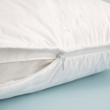 Pernă Othello Clara matlasată 50x70 cm cu 5% puf și 95% pene de gâscă – imagine 3