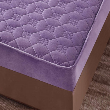 Husa de pat matlasata si 2 fete de perne din catifea, cu elastic, model tip topper, pentru saltea 140x200 cm, mov, HTC-30 - Img 3
