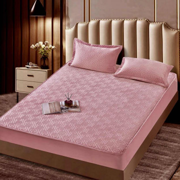 Husa de pat matlasata si 2 fete de perne din catifea, cu elastic, model tip topper, pentru saltea 160x200 cm, roz, HTC-46 - Img 2