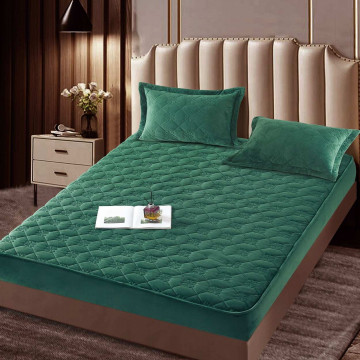 Husa de pat matlasata si 2 fete de perne din catifea, cu elastic, model tip topper, pentru saltea 140x200 cm, verde, HTC-34 - Img 2