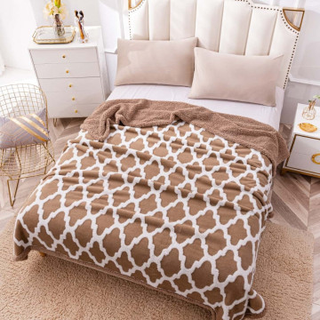 Patura cocolino dubla, model relief, pat 2 persoane, alb / maro, PDBP-27