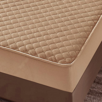 Husa de pat matlasata si 2 fete de perne din catifea, cu elastic, model tip topper, pentru saltea 180x200 cm, bej, HTC-09 - Img 4