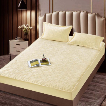 Husa de pat matlasata si 2 fete de perne din catifea, cu elastic, model tip topper, pentru saltea 160x200 cm, crem, HTC-36 - Img 2