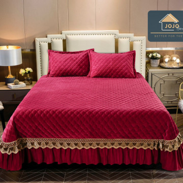 Cuvertura de pat cu volan si broderie, 2 fete de perne, catifea, pat 2 persoane, rosu, 3 piese, CCBJ-04