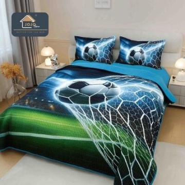 Cuvertură matlasată 5D bleu-verde cu minge fotbal JOJO HOME – 3 piese