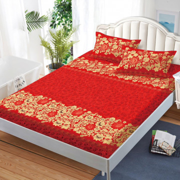 Husa de pat cu elastic si 2 fete de perna, tesatura tip finet, pat 2 persoane, rosu / auriu, HBFJ-202