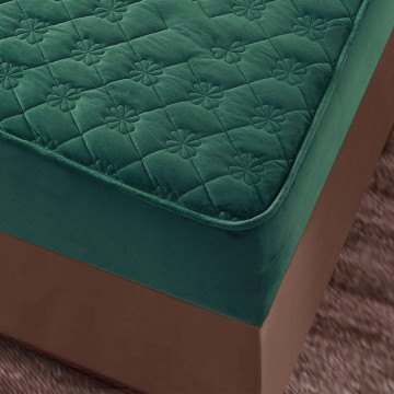 Husa de pat matlasata si 2 fete de perne din catifea, cu elastic, model tip topper, pentru saltea 140x200 cm, verde, HTC-34 - Img 4