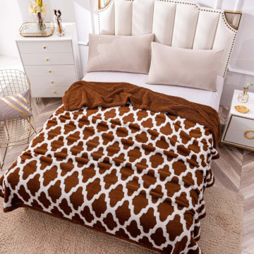 Patura cocolino dubla, model relief, pat 2 persoane, maro inchis / alb, PDBP-16