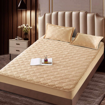 Husa de pat matlasata si 2 fete de perne din catifea, cu elastic, model tip topper, pentru saltea 140x200 cm, bej, HTC-35 - Img 2