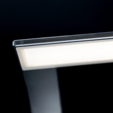 Prezentare lampa de birou Flex S1 argintie Kelektron, LED 14W, 1000 lm si finisaj metalic modern