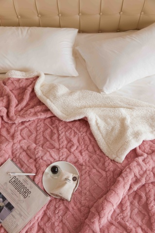 💗 Pătură Cocolino cu Blăniță 200x230 cm Roz | Model Tricot în Relief | Jojo Home – cadru vizual suplimentar al produsului