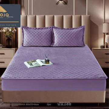 Husa de pat matlasata si 2 fete de perne din catifea, cu elastic, model tip topper, pentru saltea 180x200 cm, mov, HTC-10 - Img 1