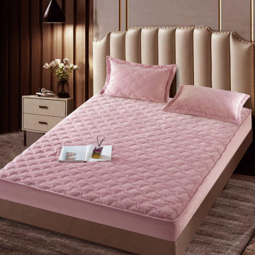 Husa de pat matlasata si 2 fete de perne din catifea, cu elastic, model tip topper, pentru saltea 140x200 cm, roz, HTC-25 - Img 3