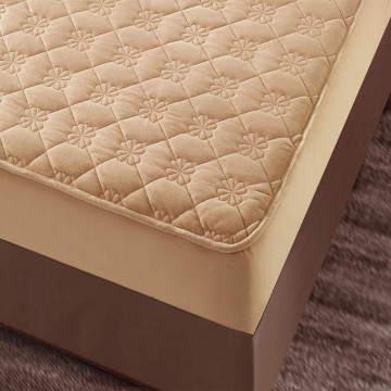 Husa de pat matlasata si 2 fete de perne din catifea, cu elastic, model tip topper, pentru saltea 140x200 cm, bej, HTC-35 - Img 4