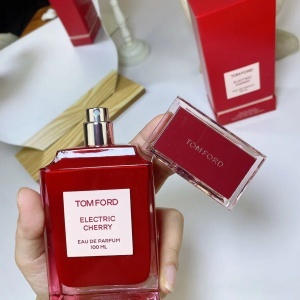 TOM FORD Private Blend Fragrances Electric Cherry Eau de Parfum apa parfum