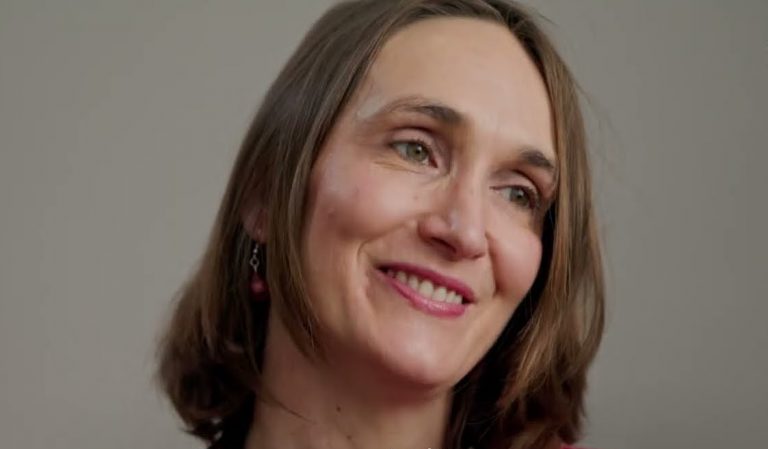 Emmanuelle Lepetit și Ziua în care a(m) salvat planeta: Fericirea e legată de respectul acordat naturii, dar și nouă înșine