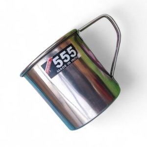 Cana inox 555 cu mâner metalic, rezistentă, ușor de curățat, ideală pentru camping, birou și uz zilnic