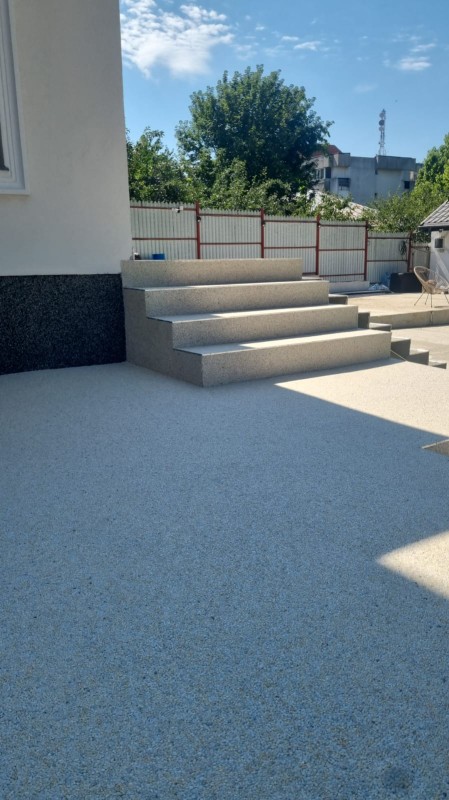 Covor de piatra naturala - un concept ideal pentru terasa ta