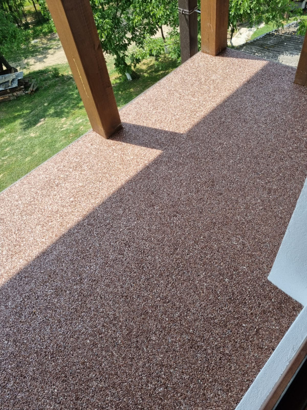 COVOR DE PIATRA NATURALA DIN RASINA POLIURETANICA