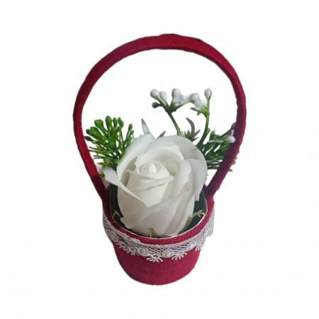 Aranjament floral superb lucrat manual cu un trandafir de sapun X64