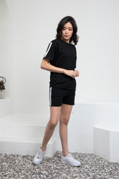 compleu calitativ de dama cu tricou si pantaloni scurti cod p362