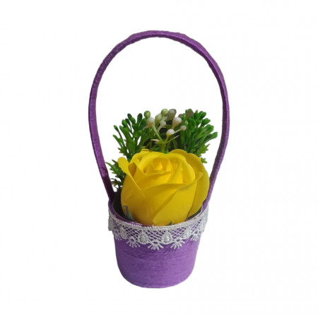 Aranjament floral superb lucrat manual cu un trandafir de sapun X39